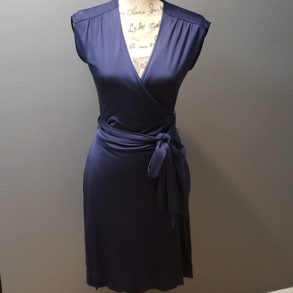Tory Burch Dresses & Skirts - HP🎉 Tory Burch silk wrap dress w packets navy xs